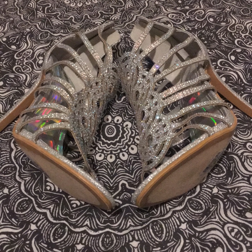 Sandals - Picture 5 of 8
